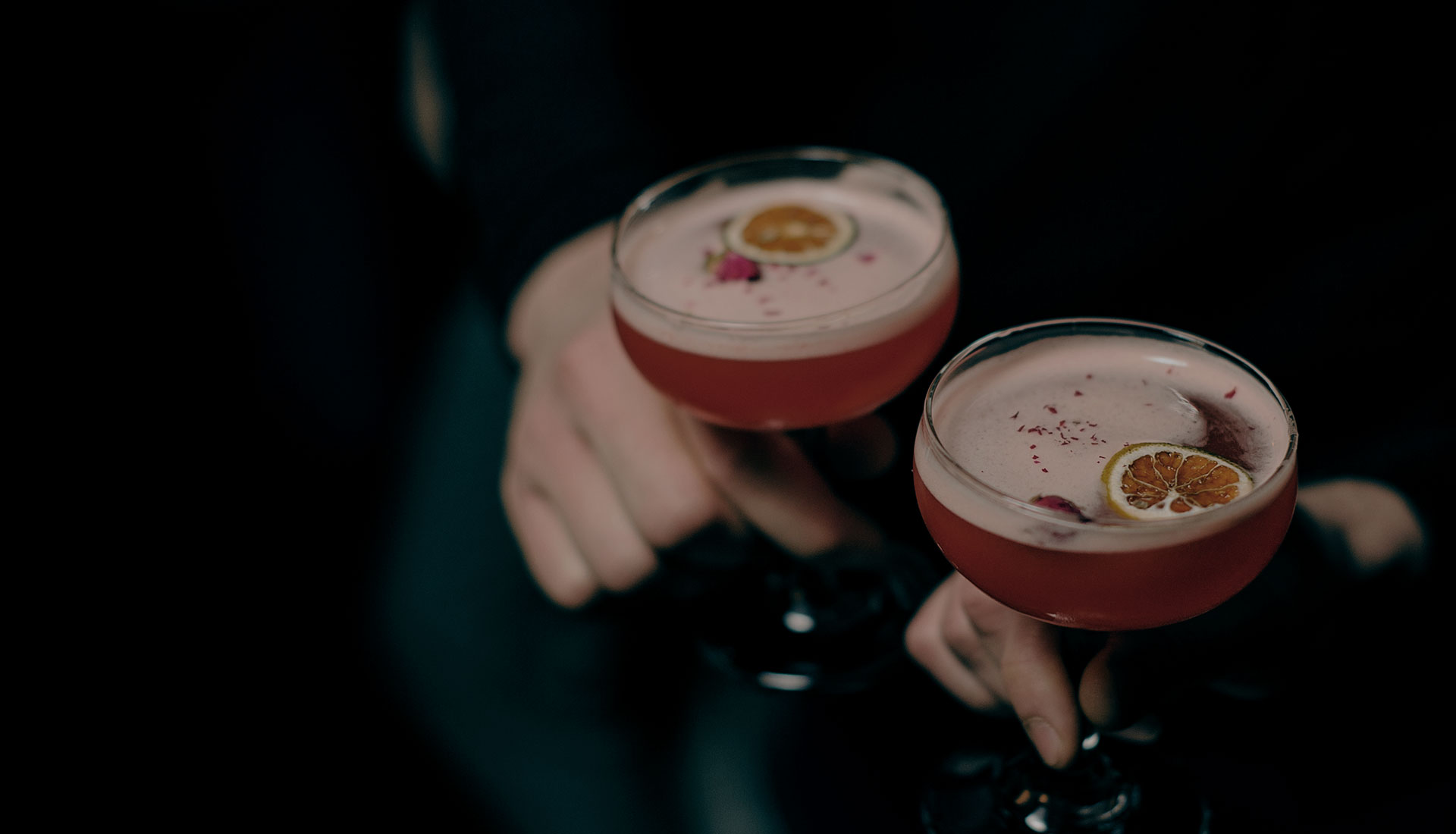 MakSky Lounge - About